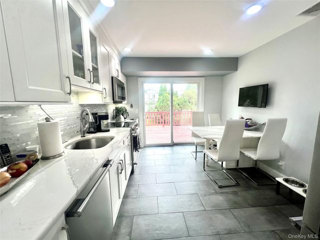 912 Whitehall Drive, North Woodmere, NY 11581