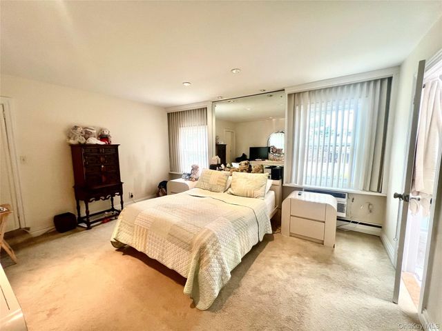 912 Whitehall Drive, North Woodmere, NY 11581