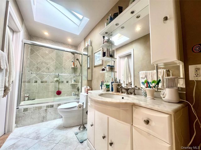 912 Whitehall Drive, North Woodmere, NY 11581