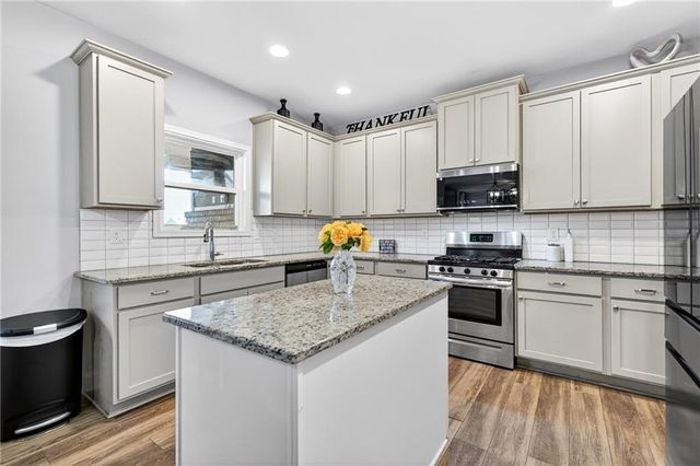 829 Riverwalk Manor Drive, Dallas, GA 30132