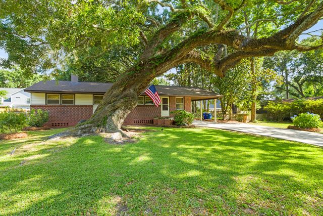 2111 Barbour Drive, Charleston, SC 29414