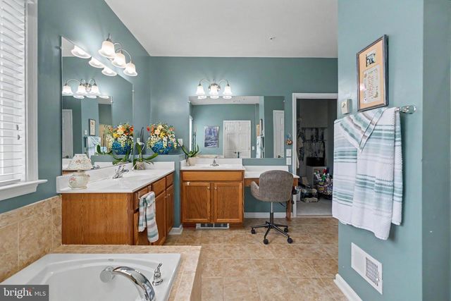35 BATTERY POINT DR, Fredericksburg, VA 22406