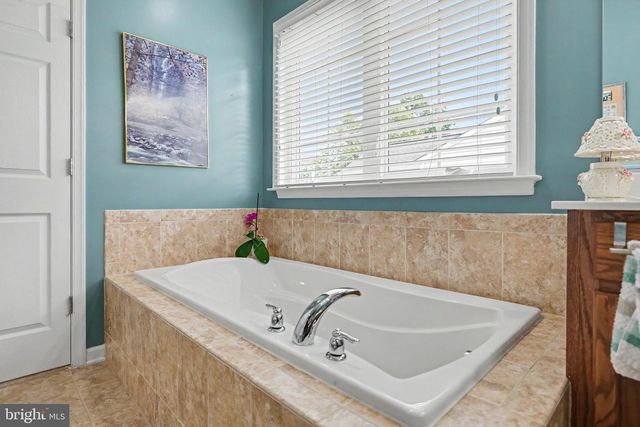 35 BATTERY POINT DR, Fredericksburg, VA 22406