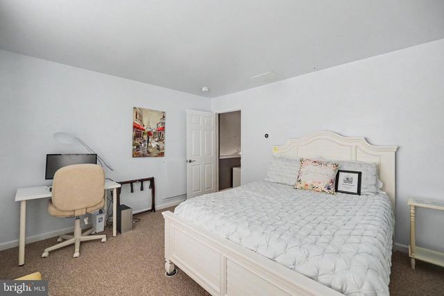 35 BATTERY POINT DR, Fredericksburg, VA 22406