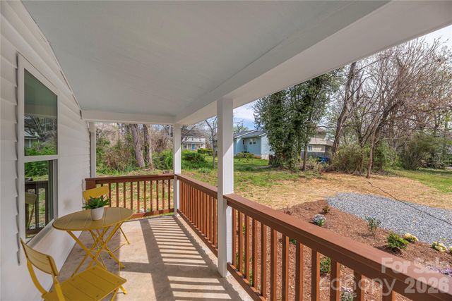 5 White Avenue, Asheville, NC 28803