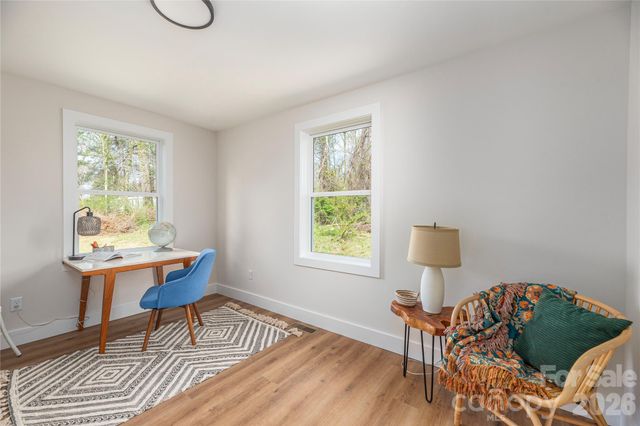 5 White Avenue, Asheville, NC 28803