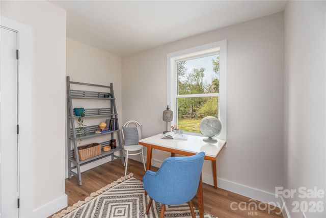 5 White Avenue, Asheville, NC 28803