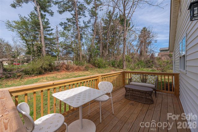 5 White Avenue, Asheville, NC 28803