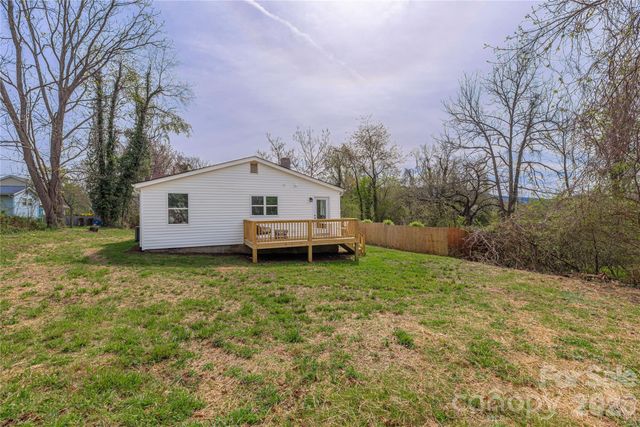 5 White Avenue, Asheville, NC 28803