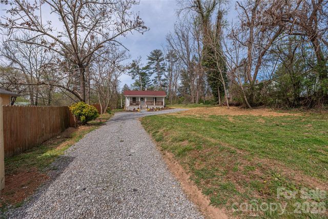 5 White Avenue, Asheville, NC 28803