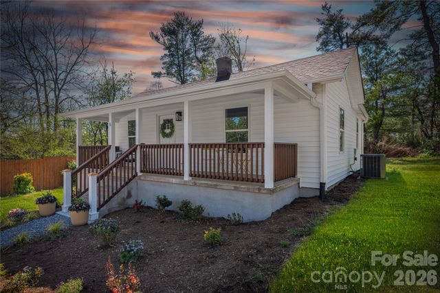 5 White Avenue, Asheville, NC 28803