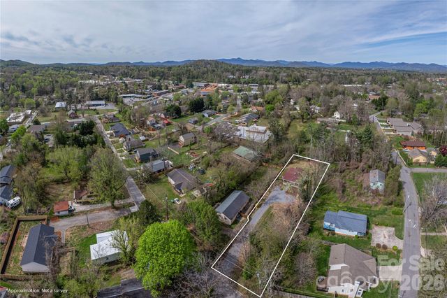5 White Avenue, Asheville, NC 28803