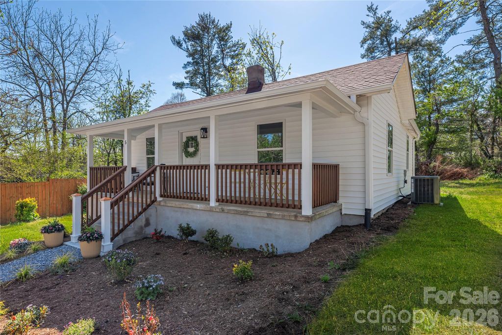 5 White Avenue, Asheville, NC 28803