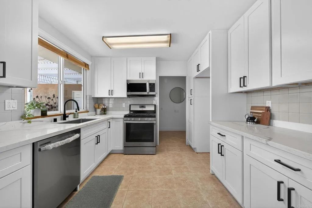13010 Neddick Avenue, Poway, CA 92064