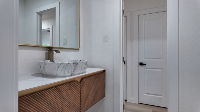 6858 Freemont Street, Dallas, TX 75231