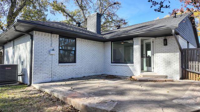 6858 Freemont Street, Dallas, TX 75231