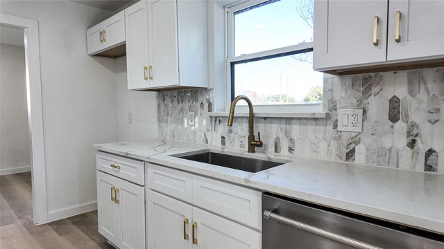 6858 Freemont Street, Dallas, TX 75231