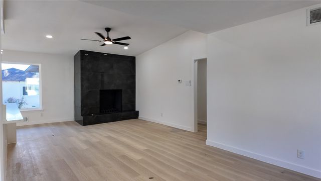 6858 Freemont Street, Dallas, TX 75231