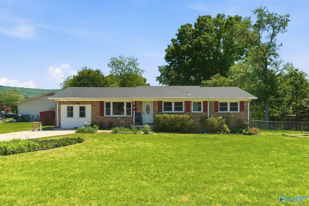 1000 Heard Drive SE, Huntsville, AL 35803