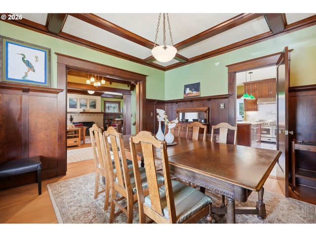 1811 21ST Ave, Forest Grove, OR 97116