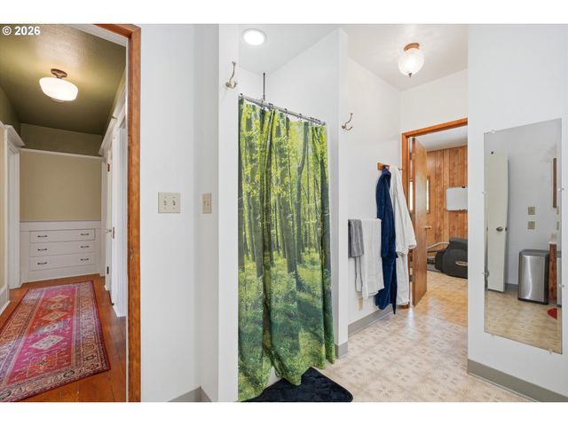 1811 21ST Ave, Forest Grove, OR 97116