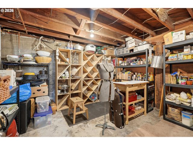 1811 21ST Ave, Forest Grove, OR 97116