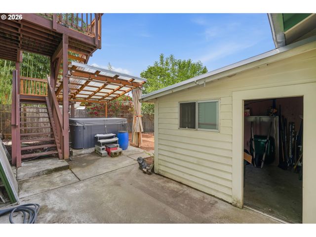 1811 21ST Ave, Forest Grove, OR 97116