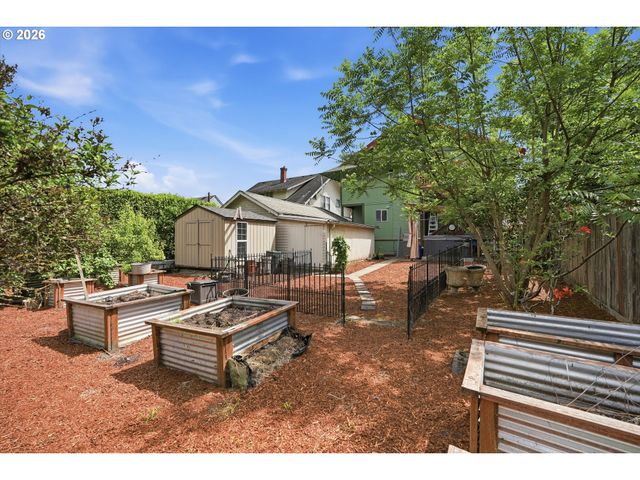 1811 21ST Ave, Forest Grove, OR 97116