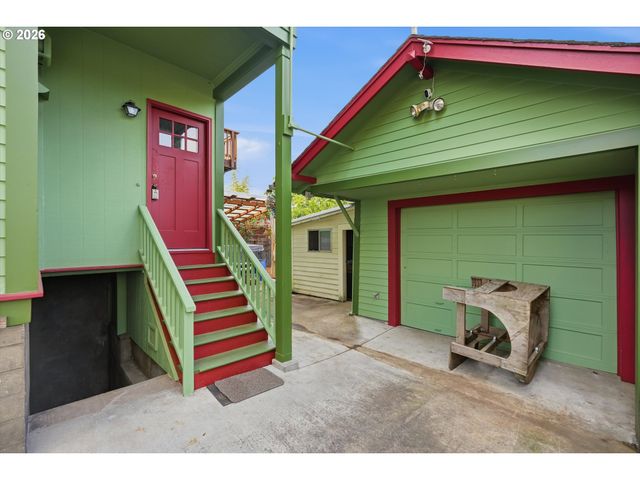 1811 21ST Ave, Forest Grove, OR 97116