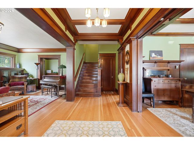 1811 21ST Ave, Forest Grove, OR 97116