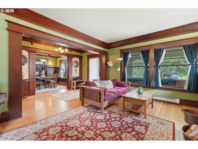 1811 21ST Ave, Forest Grove, OR 97116