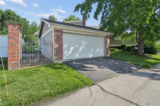 15826 Harris Ridge Court 15826, Chesterfield, MO 63017