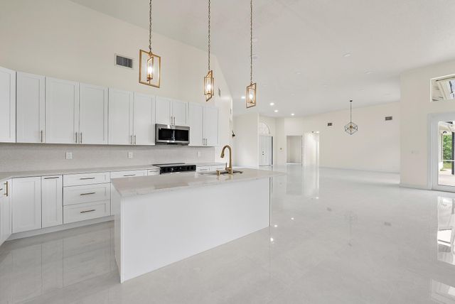 19558 Red Gum Trail, Jupiter, FL 33458