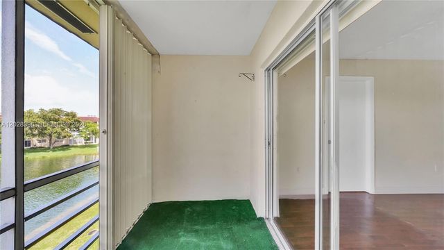 2811 N Pine Island Rd 302, Sunrise, FL 33322
