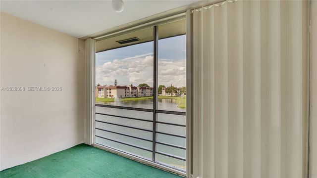 2811 N Pine Island Rd 302, Sunrise, FL 33322