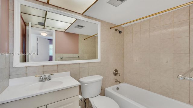 2811 N Pine Island Rd 302, Sunrise, FL 33322