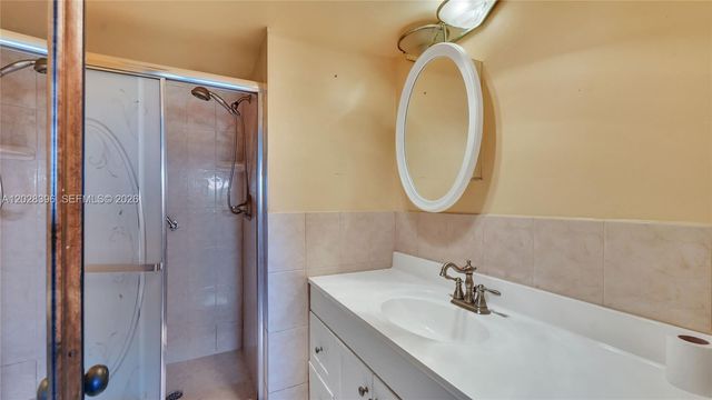 2811 N Pine Island Rd 302, Sunrise, FL 33322
