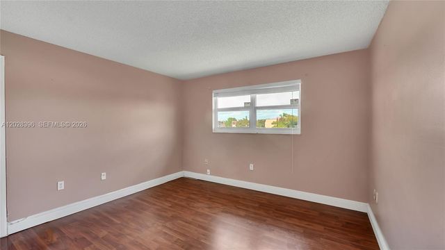 2811 N Pine Island Rd 302, Sunrise, FL 33322