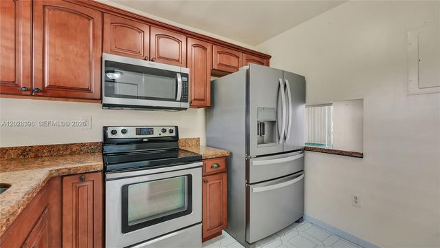 2811 N Pine Island Rd 302, Sunrise, FL 33322