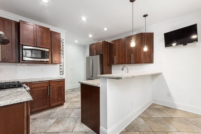 106 E Gates Street, Columbus, OH 43206