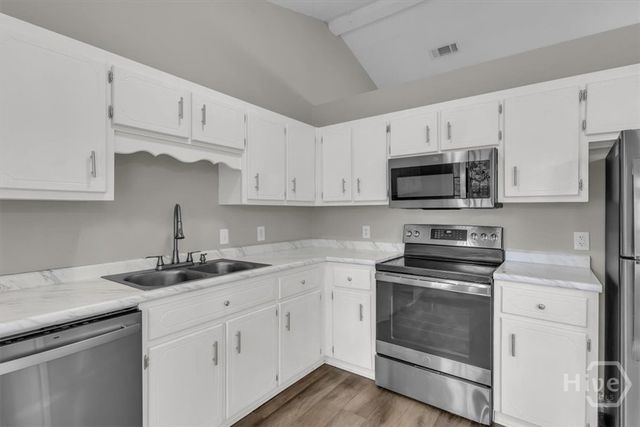 166 W Kenny Drive, Hinesville, GA 31313