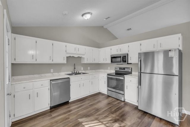 166 W Kenny Drive, Hinesville, GA 31313