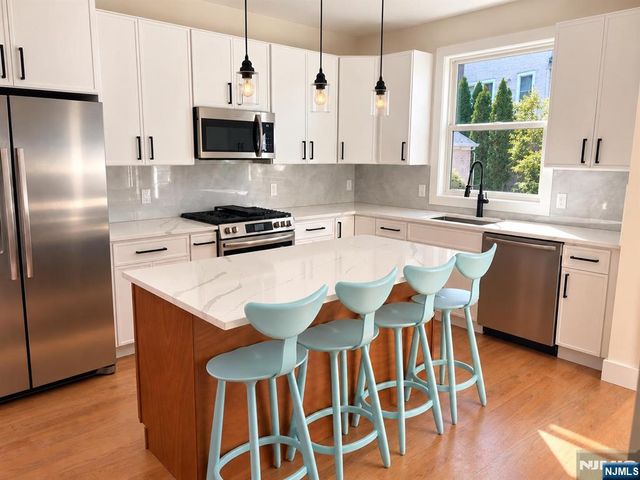 145 Tenafly Road, Tenafly, NJ 07670