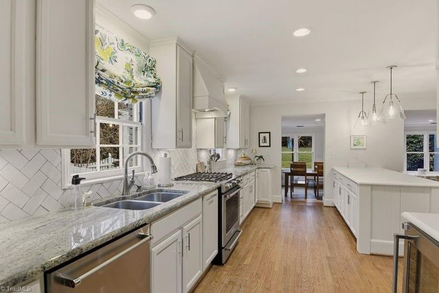 925 Oaklawn Avenue, Winston-salem, NC 27104