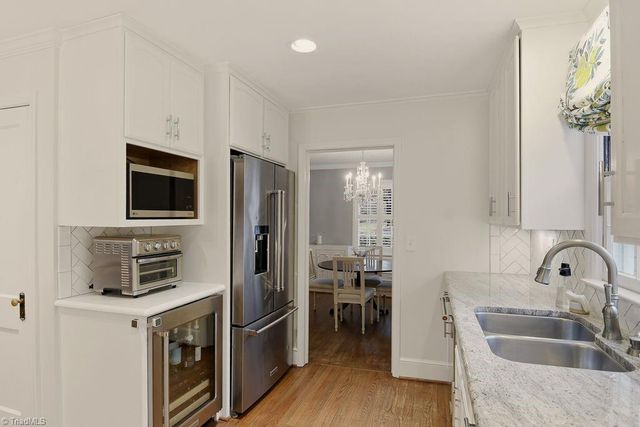 925 Oaklawn Avenue, Winston-salem, NC 27104