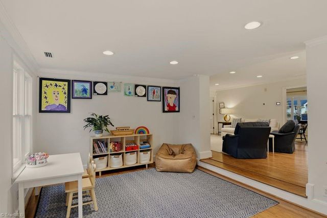 925 Oaklawn Avenue, Winston-salem, NC 27104