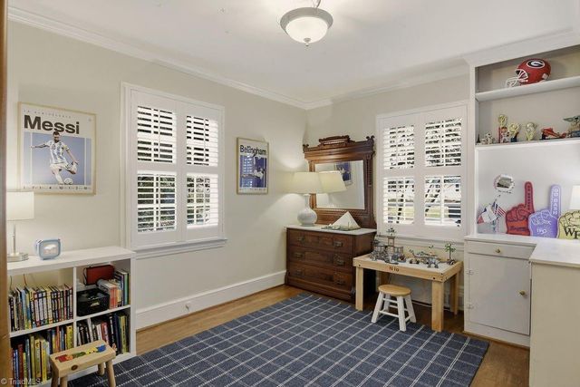 925 Oaklawn Avenue, Winston-salem, NC 27104