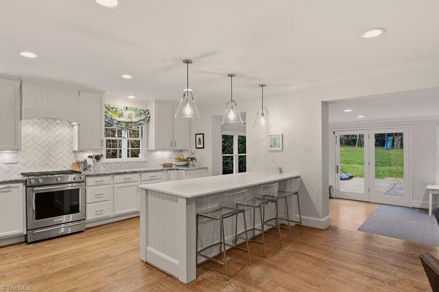 925 Oaklawn Avenue, Winston-salem, NC 27104