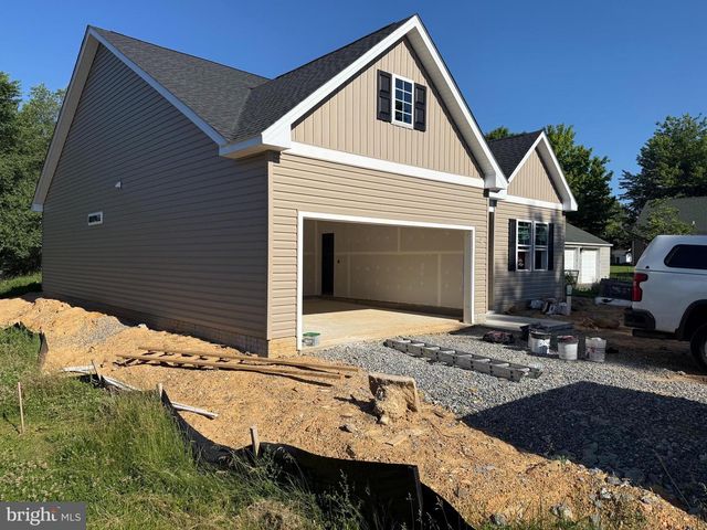 10918 CLINTON AVE, Hagerstown, MD 21740