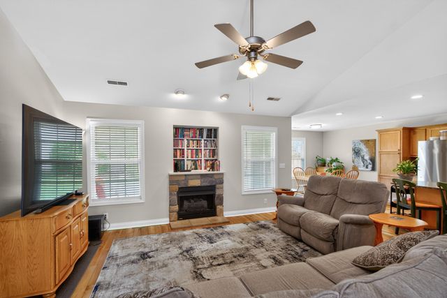 1208 Passage Mound Way, Lexington, KY 40509
